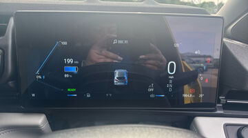 2026 Ford Standard Range 43kWh Premium Auto 5-door (Yellow) - Image: 32