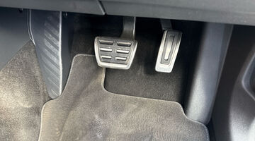 2024 Volkswagen ETSI MHEV R-Line DSG Euro 6 5-door (Black) - Image: 24