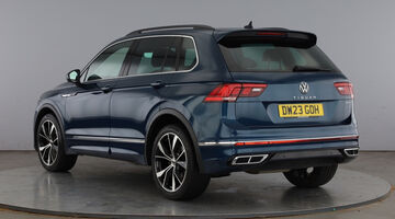2023 Volkswagen 2.0 TDI R-Line DSG 4Motion Euro 6 5-door (Blue) - Image: 3