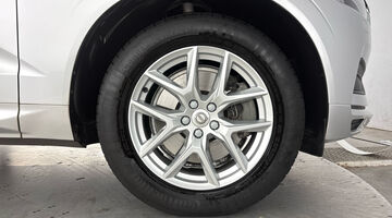 2021 Volvo 2.0 B5 MHEV Momentum Auto Euro 6 5-door (Silver) - Image: 5