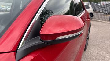 2025 Volkswagen ETSI MHEV R-Line DSG Euro 6 5-door (Red) - Image: 19