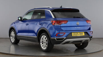 2025 Volkswagen 2.0 TDI Style DSG Euro 6 5-door (Blue) - Image: 3