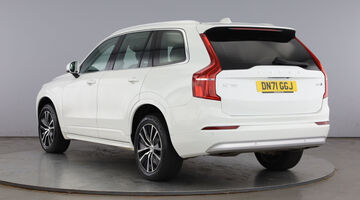 2021 Volvo 2.0 B5 MHEV Momentum Auto 4WD Euro 6 5-door (White) - Image: 3