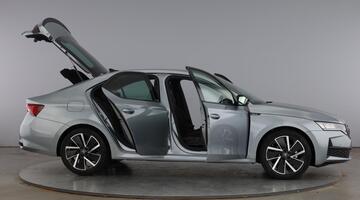 2026 Škoda Hatch SportLine 1.5 TSI e-TEC 150 PS DSG (Silver) - Image: 10