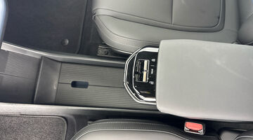 2026 Volvo Single Motor Extended Range 69kWh Plus Auto 5-door (Blue) - Image: 42