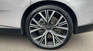 2025 Volvo Single Motor Extended Range 92kWh Ultra Saloon Auto 5-door (Silver) - Image: 32
