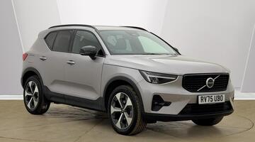 2025 Volvo 2.0 B4 MHEV Plus Dark DCT Auto Euro 6 5-door (Silver) - Image: 1