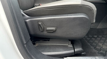 2020 Citroen PureTech Flair Euro 6 5-door (White) - Image: 29