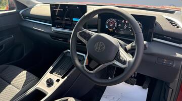 2026 Volkswagen New Life 1.5 eTSI 116 PS 7-speed DSG 5-door (Red) - Image: 2