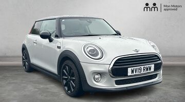 2019 MINI Cooper Classic Euro 6 3-door (Silver) - Image: 1