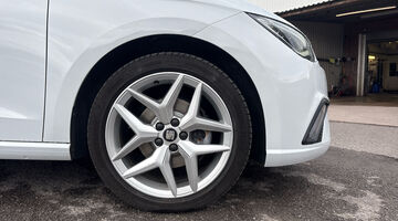 2021 SEAT 1.0 TSI FR Euro 6 5-door (White) - Image: 5