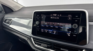 2025 Volkswagen TSI Style Euro 6 5-door (Silver) - Image: 26