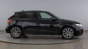 2026 Audi Sportback S line 30 TFSI 116 PS S tronic (Black) - Image: 4