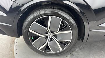2026 Volkswagen Black Edition 3.0 TDI 4MOTION 286 PS 8-Speed Tiptronic 5-door (Black) - Image: 35