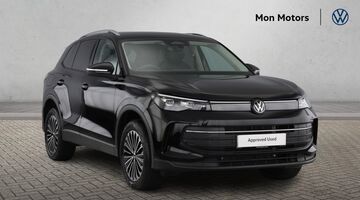 2025 Volkswagen TSI eHybrid 19.7kWh Match DSG Euro 6 5-door (Black) - Image: 1