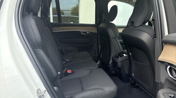 2026 Volvo 2.0 B5 MHEV Plus Auto 4WD Euro 6 5-door (White) - Image: 10