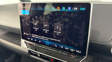 2025 Volkswagen Pro 79kWh Commerce Plus Auto 5-door (White) - Image: 23