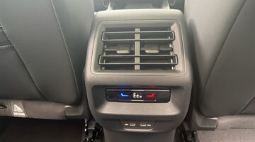 2026 Volkswagen TSI eHybrid 19.7kWh Elegance DSG Euro 6 5-door (Silver) - Image: 10