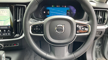 2026 Volvo 2.0 T6 18.8kWh Plus Auto Euro 6 5-door (Grey) - Image: 13