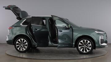 2026 Audi SUV S line e-hybrid 272 PS S tronic (Green) - Image: 10