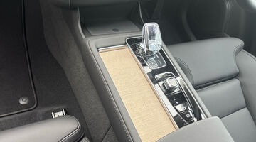 2026 Volvo 2.0 B5 MHEV Plus Auto 4WD Euro 6 5-door (White) - Image: 20