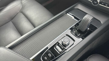 2021 Volvo 2.0 B5 MHEV Momentum Auto Euro 6 5-door (Silver) - Image: 20