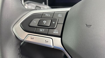 2026 Volkswagen ETSI MHEV Match DSG Euro 6 5-door (Black) - Image: 24