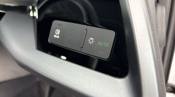 2025 Audi TFSIe 40 Sport Sportback S Tronic Euro 6 5-door 17.9kWh (White) - Image: 24