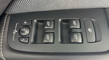 2020 Volvo 2.0 D4 R-Design Auto Euro 6 5-door (Grey) - Image: 17