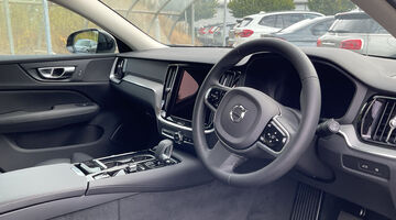 2026 Volvo 2.0 T6 18.8kWh Plus Auto Euro 6 5-door (Grey) - Image: 6