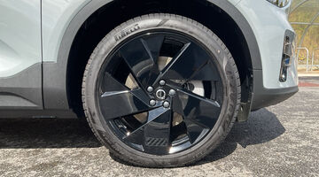2026 Volvo Single Motor Extended Range 82kWh Plus Black Edition Auto 5-door (Grey) - Image: 5