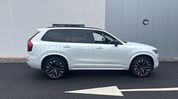 2026 Volvo 2.0 B5 MHEV Plus Auto 4WD Euro 6 5-door (White) - Image: 4