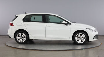 2021 Volkswagen 2.0 TDI Life DSG Euro 6 5-door (White) - Image: 4