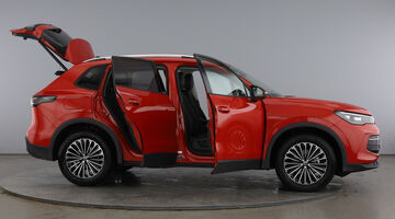 2026 Volkswagen ETSI MHEV Match DSG Euro 6 5-door (Red) - Image: 11