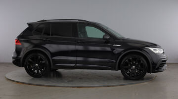 2024 Volkswagen TSI Black Edition DSG Euro 6 5-door (Black) - Image: 4