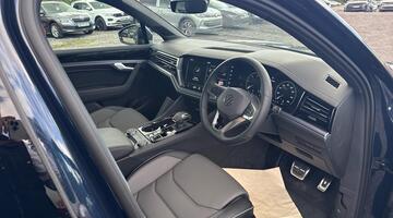 2026 Volkswagen Final Edition 3.0 TDI 4MOTION 286 PS 8-Speed Tiptronic 5-door (Blue) - Image: 6