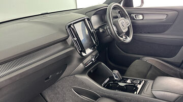 2020 Volvo 2.0 T5 R-Design Auto Euro 6 5-door (Red) - Image: 2