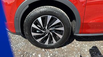 2026 Volkswagen New Life 1.5 eTSI 116 PS 7-speed DSG 5-door (Red) - Image: 17