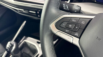 2025 Volkswagen TSI Style Euro 6 5-door (Blue) - Image: 23