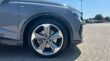 2026 Audi 45 Black Edition Auto quattro 5-door 82kWh (Grey) - Image: 5