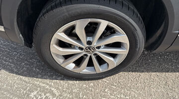 2025 Volkswagen TSI Style Euro 6 5-door (Black) - Image: 27