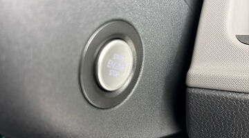 2025 Volkswagen Pro 79kWh Commerce Plus Auto 5-door (White) - Image: 24