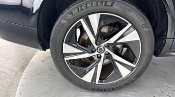 2022 Volvo 2.0 B5 MHEV R-Design Auto 4WD Euro 6 5-door (Black) - Image: 32