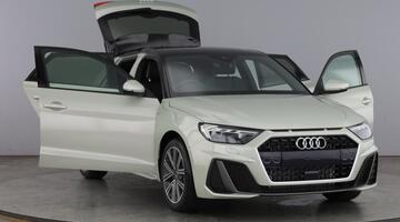 2026 Audi Sportback S line 35 TFSI 150 PS S tronic (Silver) - Image: 9