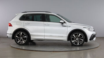 2022 Volkswagen 2.0 TSI R-Line DSG 4Motion Euro 6 5-door (Silver) - Image: 4