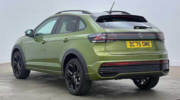2026 Volkswagen TSI Black Edition DSG Euro 6 5-door (Green) - Image: 3
