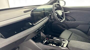 2026 Audi Q6 SUV Black Edition e-tron quattro 315,00 kW (Blue) - Image: 2