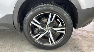 2022 Volvo T3 R-Design Auto Euro 6 5-door (Silver) - Image: 4