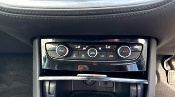 2020 Vauxhall Turbo SRi Nav Euro 6 5-door (Blue) - Image: 40