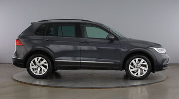 2022 Volkswagen TSI Life DSG Euro 6 5-door (Grey) - Image: 4